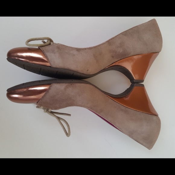 BC low  heeled suede pumps - Picture 2 of 4